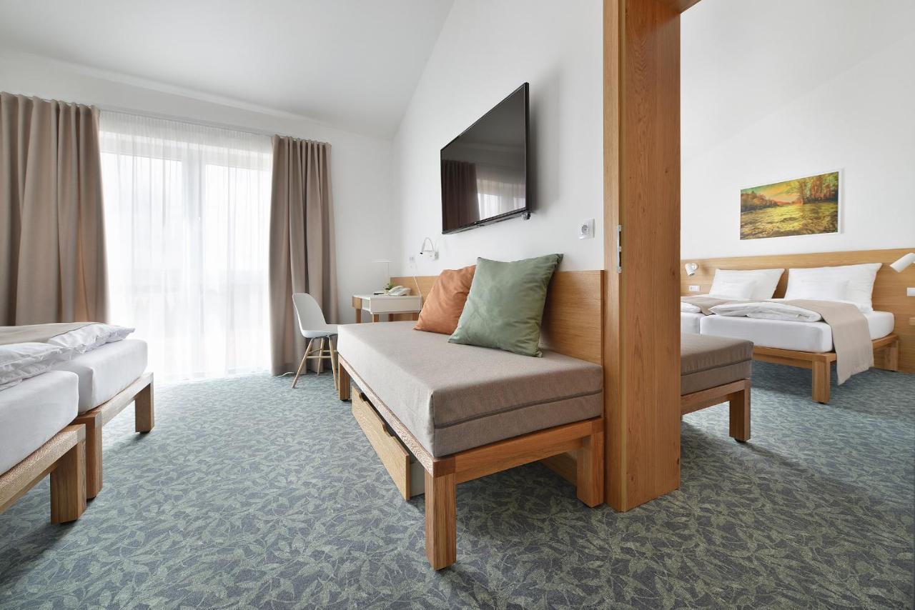 Wellness Hotel Happy Star Hnanice  Exterior foto