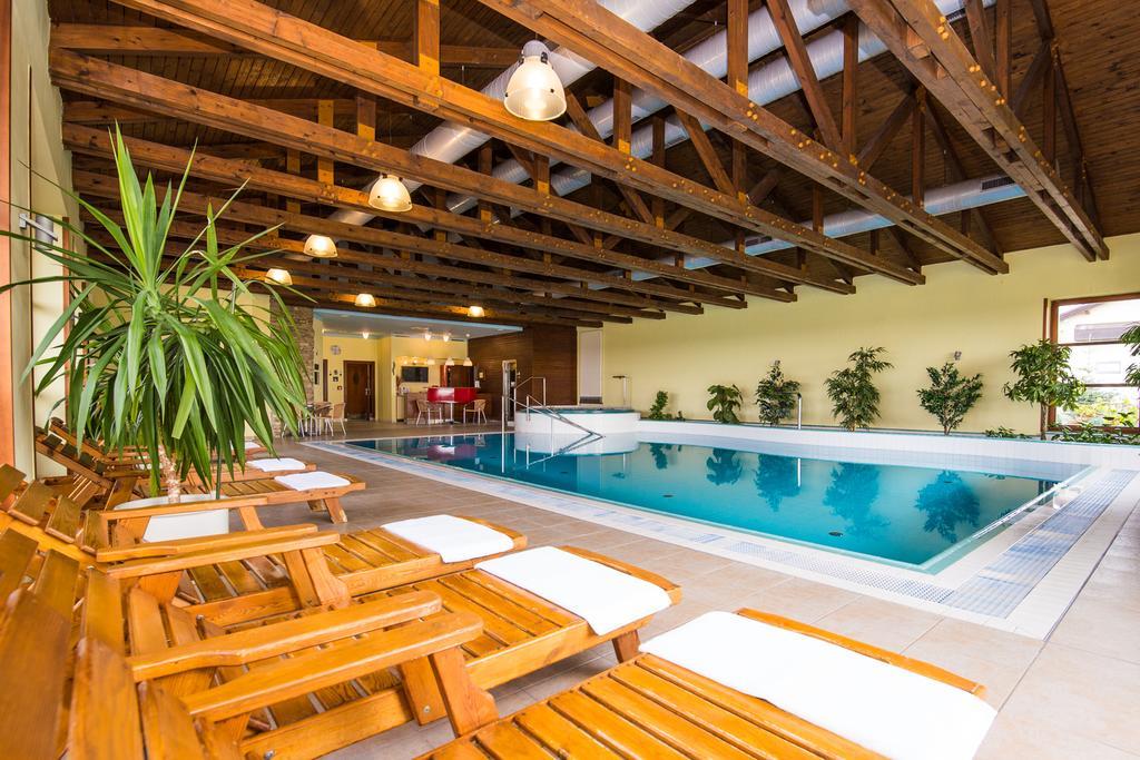 Wellness Hotel Happy Star Hnanice  Exterior foto