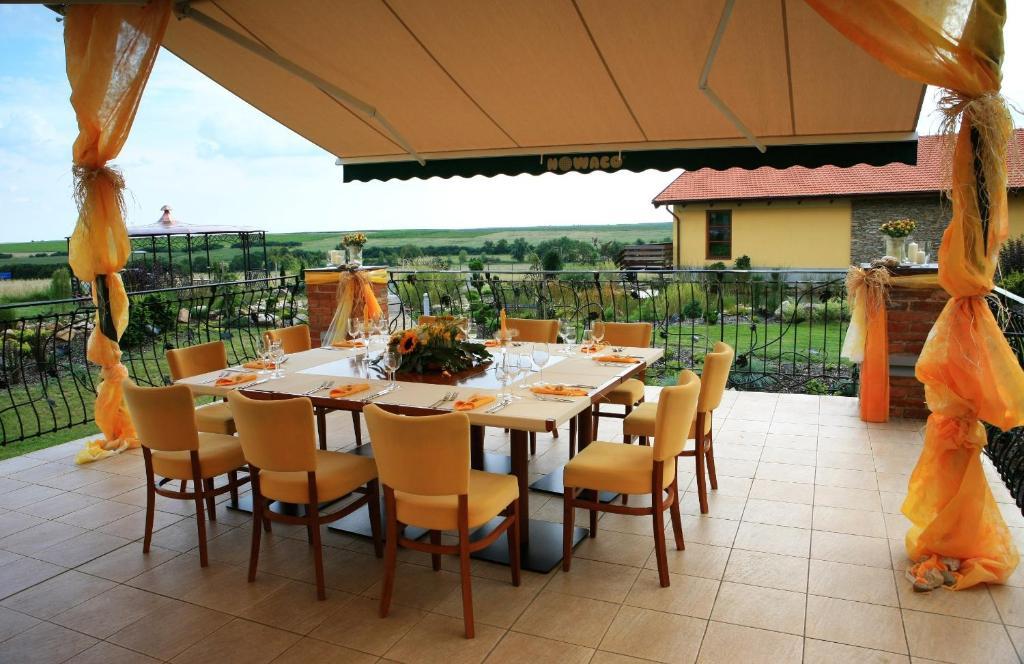 Wellness Hotel Happy Star Hnanice  Exterior foto