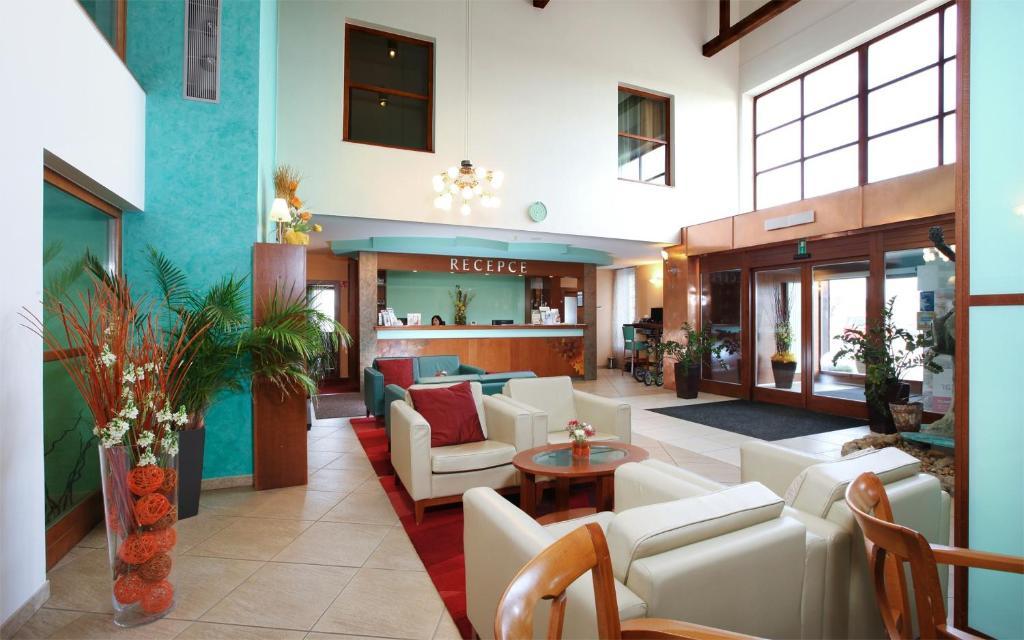 Wellness Hotel Happy Star Hnanice  Exterior foto